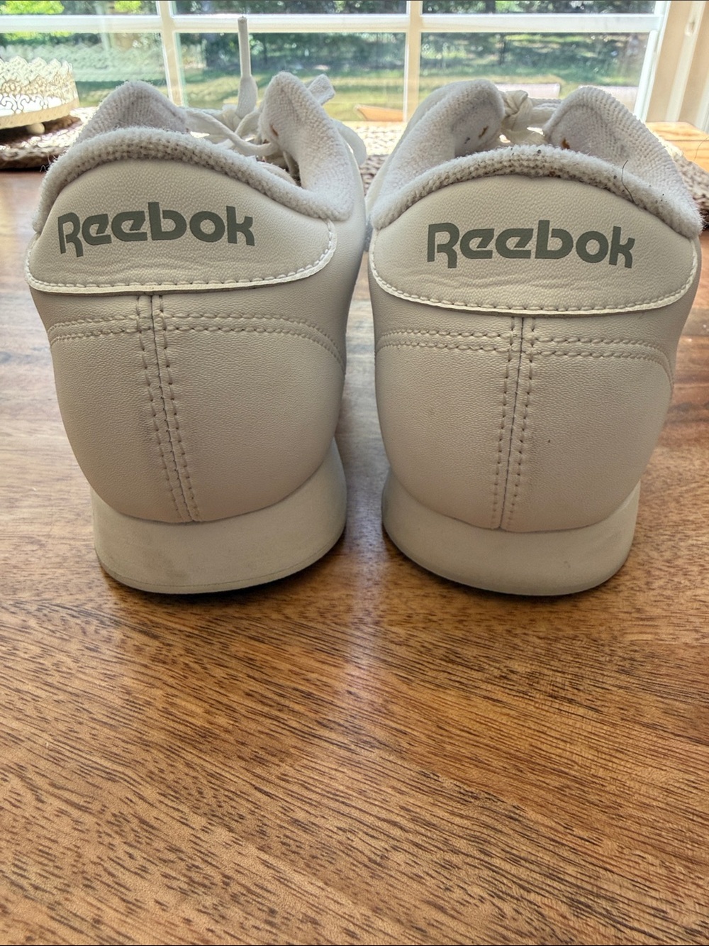 Reebok White Leather Sneakers with Red Logo Detail - Picture 6 of 9